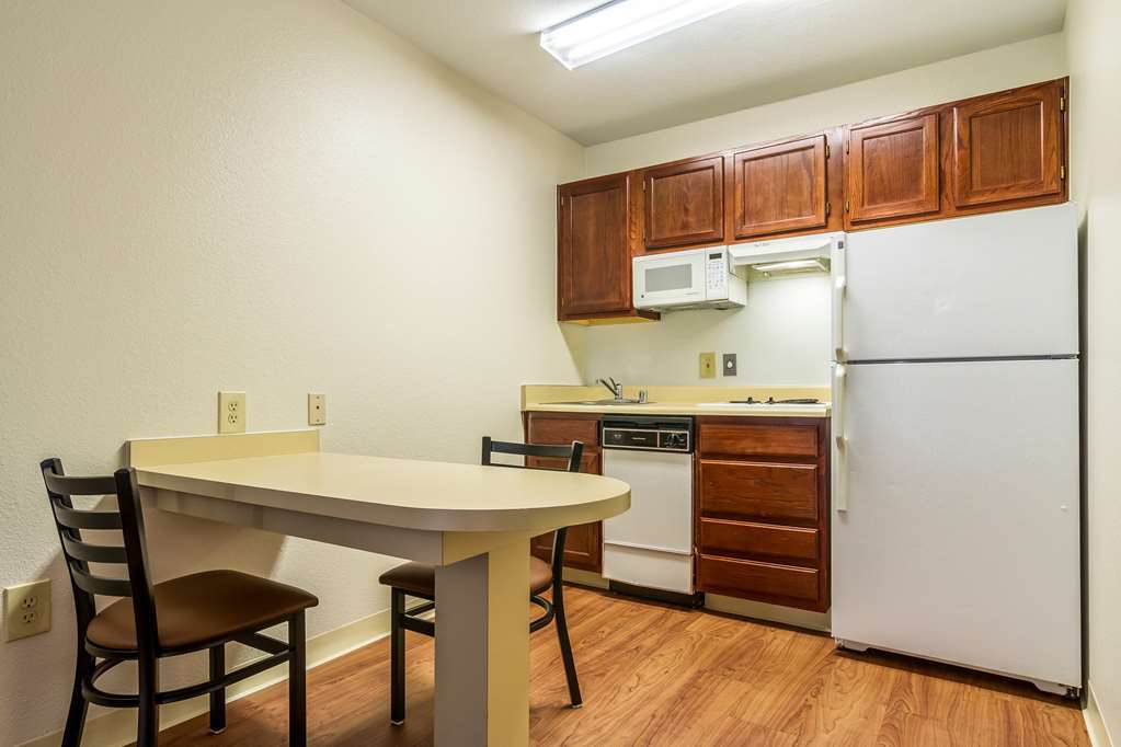 Hotel Hometowne Studios By Red Roof Phoenix - Black Canyon Highway Phoenix