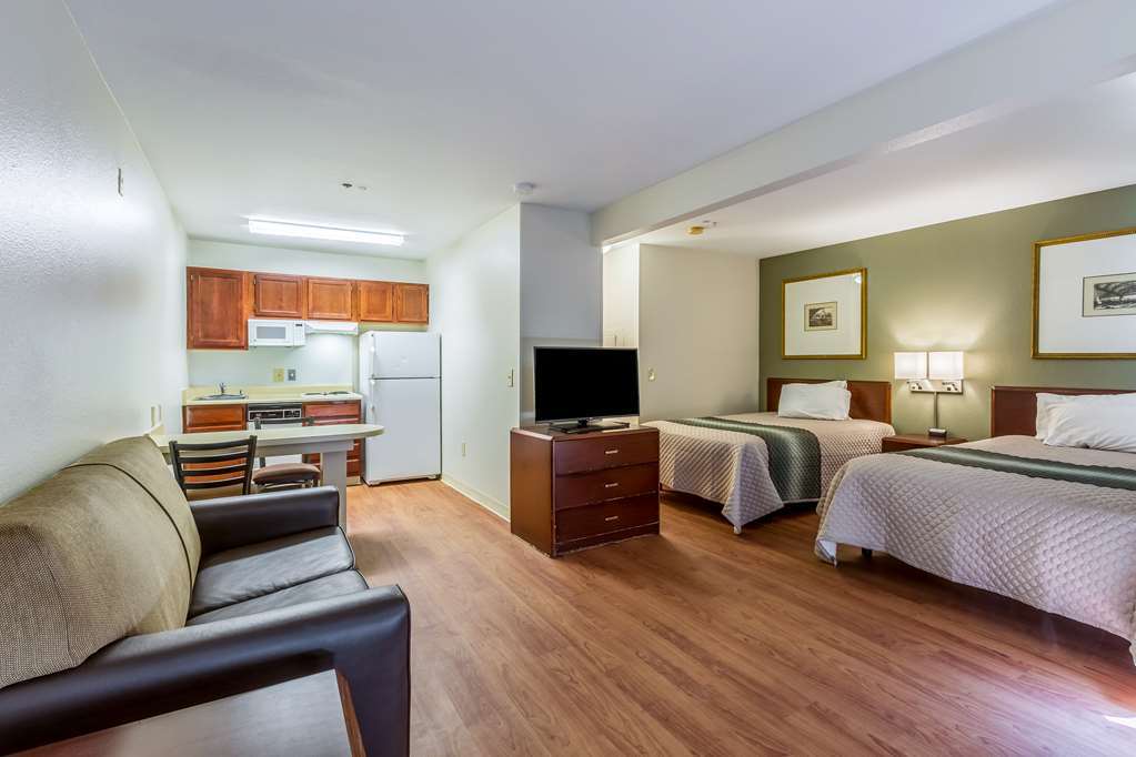 Hometowne Studios By Red Roof Phoenix - Black Canyon Highway Hotel Phoenix