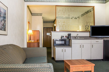 Hotel Baymont By Wyndham North 4*