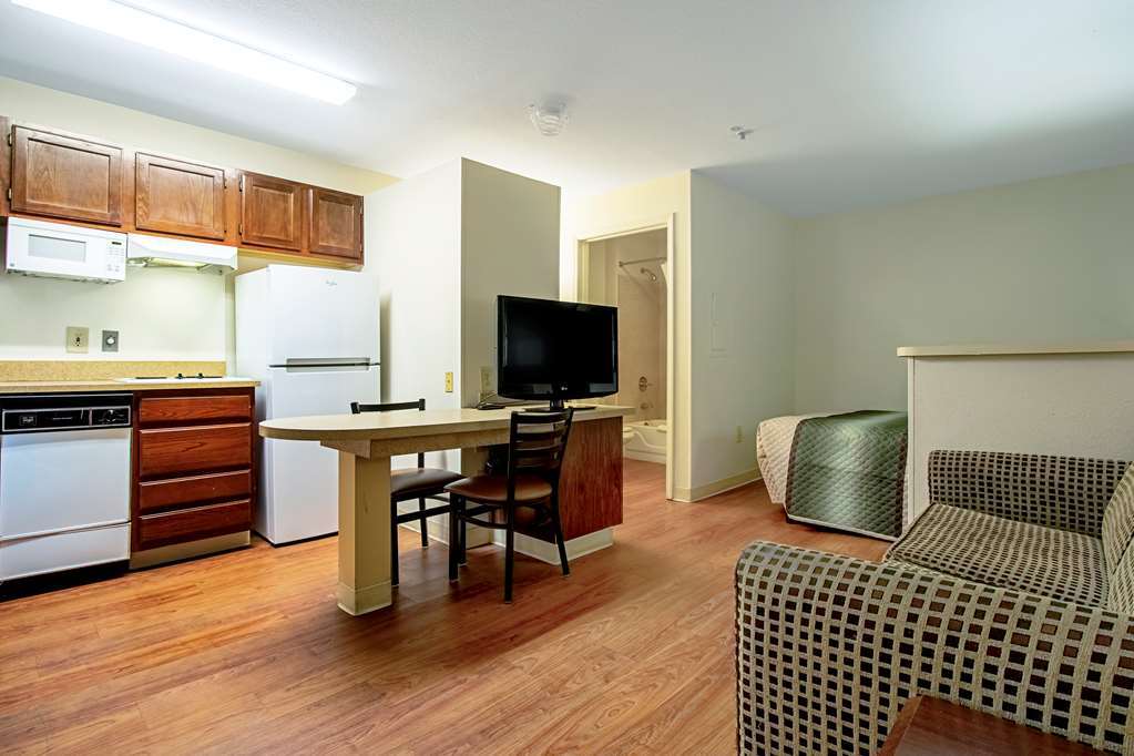 Hotel Hometowne Studios By Red Roof Phoenix - Black Canyon Highway Phoenix