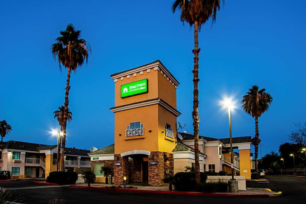 Hometowne Studios By Red Roof Phoenix - Black Canyon Highway Hotel