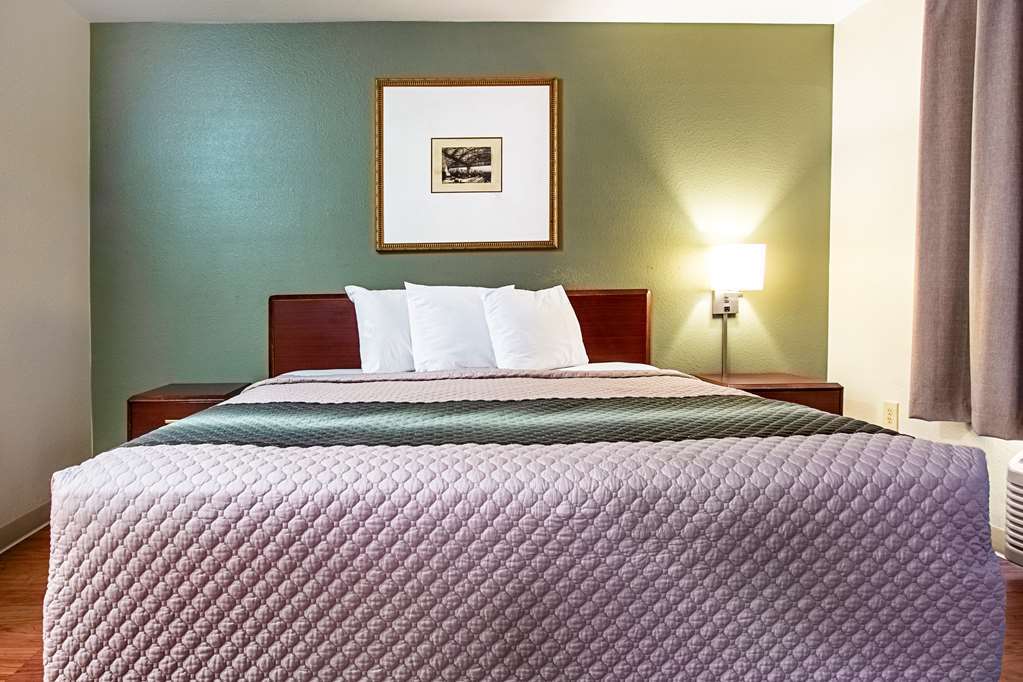 Hotel Hometowne Studios By Red Roof Phoenix - Black Canyon Highway