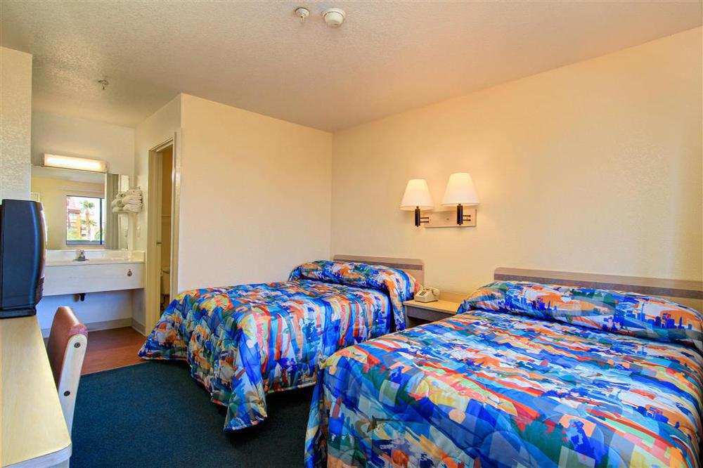Hotel 6-phoenix, Az - West 2*