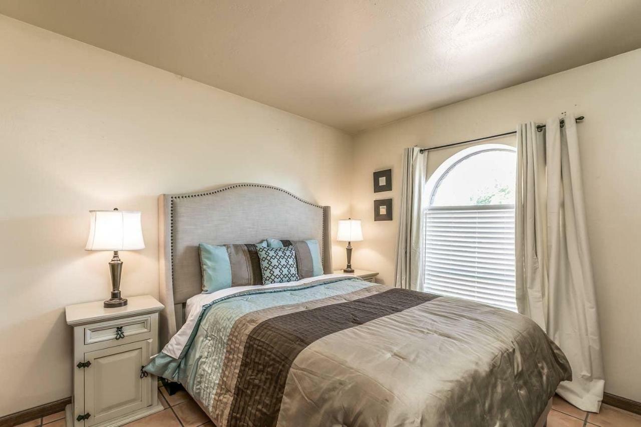 Bell - Living - Pool - Location - Events Phoenix