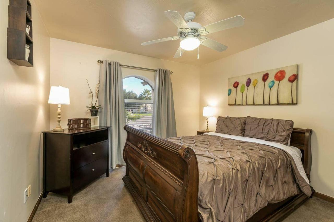 Bell - Living - Pool - Location - Events Holiday home *