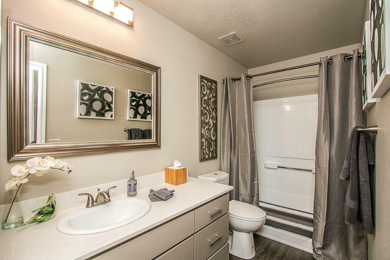 Tpc Golf, Shopping & Dining 3 Miles With Parking -1064 * Phoenix