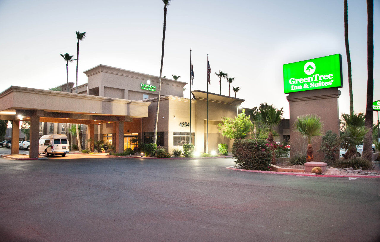 Hotel Greentree & Sky Harbor 3*