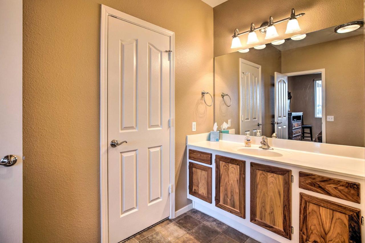 Relaxing Retreat - Pool Access And Balcony * Phoenix