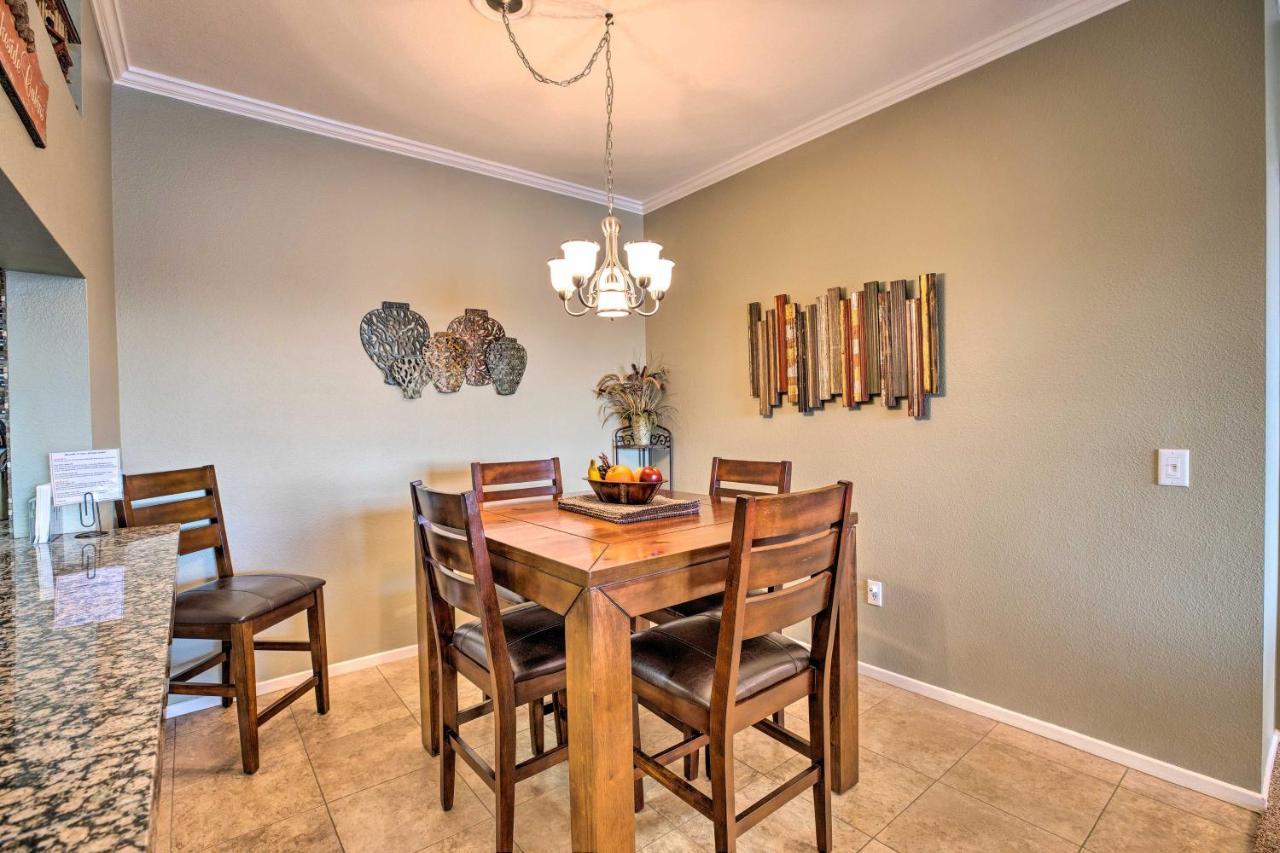 Relaxing Retreat - Pool Access And Balcony Apartment Phoenix