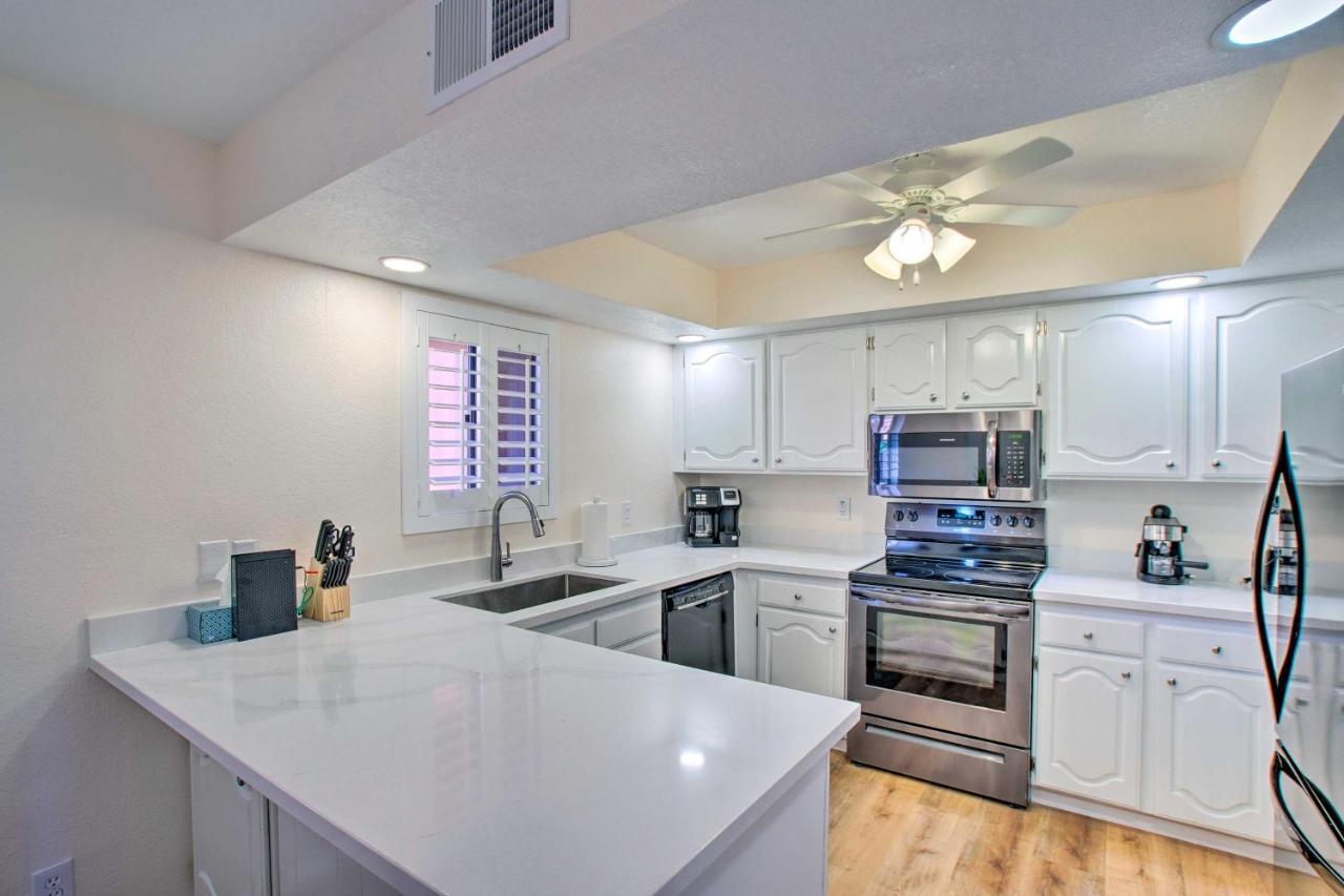 Modern Paradise Valley With Golf Course View! Apartment