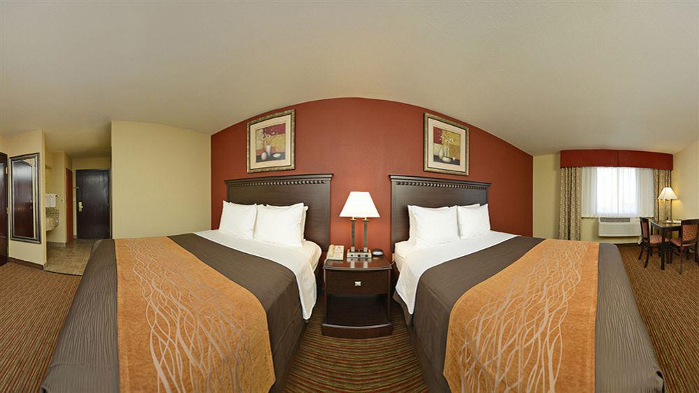 Comfort West At 27th Ave And I-i0 Hotel