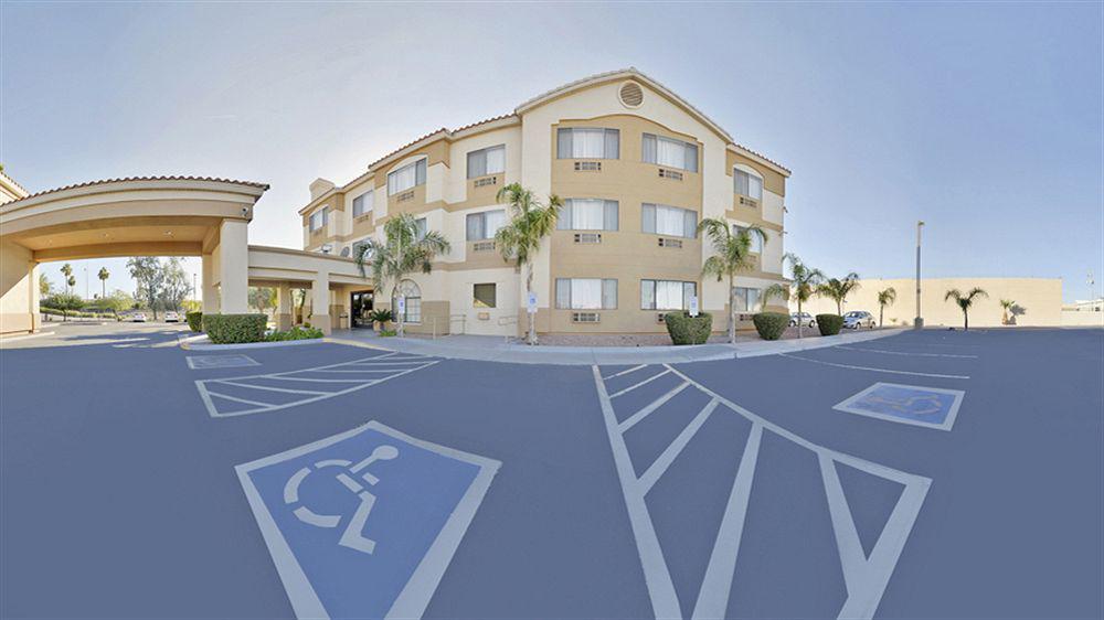 Comfort West At 27th Ave And I-i0 Hotel