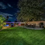 Beautiful Scottsdale Escape Heated Pool, Spa, & Putting Green