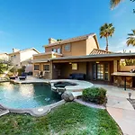 Luxe Lakewood Villa