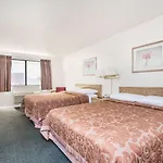 Super 8 By Wyndham Phoenix Metro North