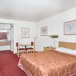 Super 8 By Wyndham Phoenix Metro North