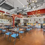 Clarendon Hotel 209