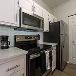 Chic 2Br Apartment At Lookout Mountain By Stay Gia