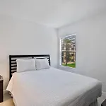 Newly Renovated 2Br Apartment W Pool By Stay Gia