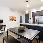 Luxurious Poolside Phoenix Oasis Heart Of Midtown!