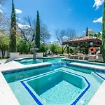 10Br - Valley Vista Mansion