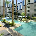 Loft With Views-King Beds-Shop & Dine-1Mi & Parking 4058