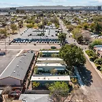 4 Square Studios