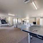10Br - Valley Vista Mansion