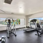 Gorgeous Cozysuites Camelback W Pool Parking 06
