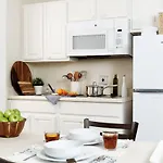 Intown Suites Extended Stay Phoenix Az - West