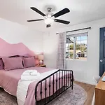 Gorgeous 4-Bed Home With Golf, Pool, & Hot Tub!