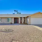 Glendale Oasis With Private Pool, Patio And Fireplace!