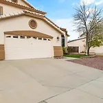 Beautiful Glendale Home With Pool Spa Games