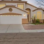 Beautiful Glendale Home With Pool Spa Games