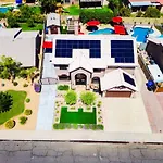Family Home Vacation Retreat Glendale Az