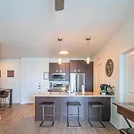 Shopping & Dining 1 Mile - 24 Hour Pool With Parking - 4036