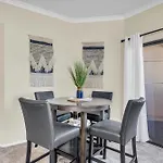 Comfy Condo With Heated Pool And Gym