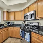 Comfy Condo With Heated Pool And Gym