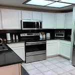 Gated Mountain View Resort Community, Centrally Located, Three Heated Pool-Spa Complexes, Half-Mile To Hiking!