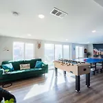 Family Retreat By Old Town With Pool