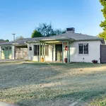 Pet-Friendly Phoenix Home With Breezeway And Fire Pit!