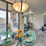 Modern Condo With Pool About 3 Mi To Downtown Phoenix!