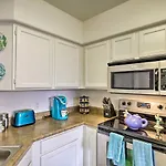 Modern Condo With Pool About 3 Mi To Downtown Phoenix!