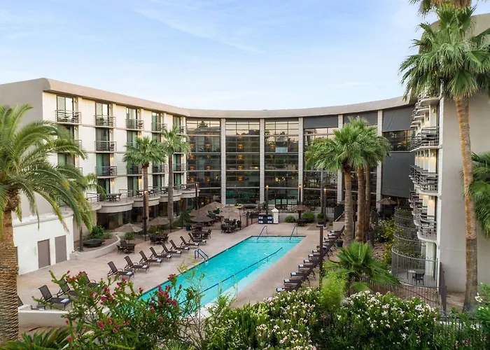 Embassy Suites By Hilton Phoenix Biltmore