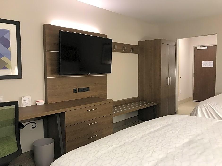 Hotel Express & - - Airport North By Ihg