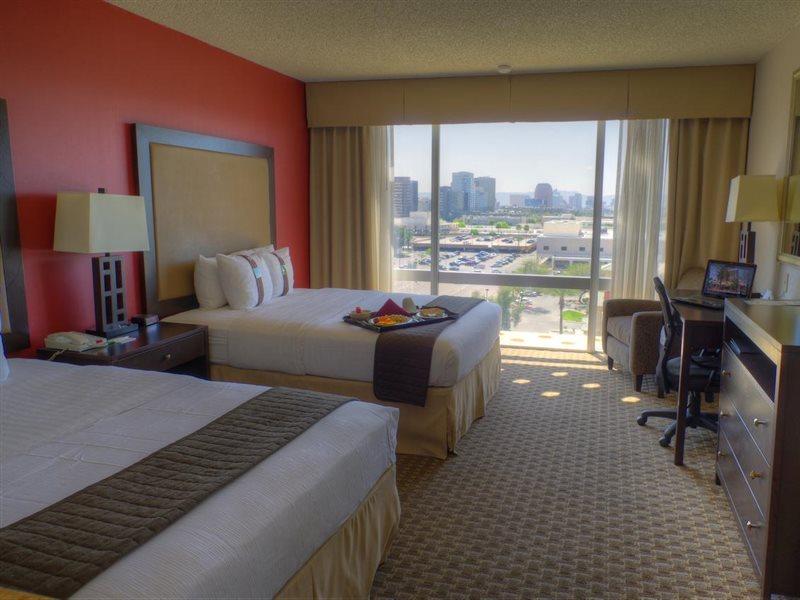 Express & - Midtown, An Ihg Hotel 3*