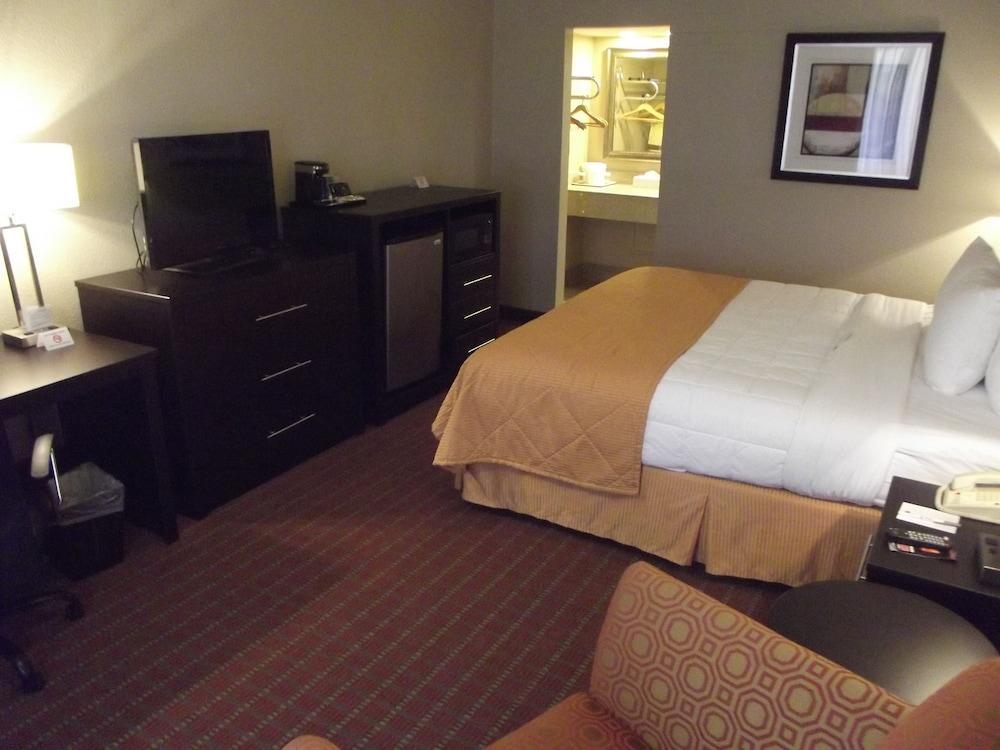 Quality Airport 3* Phoenix