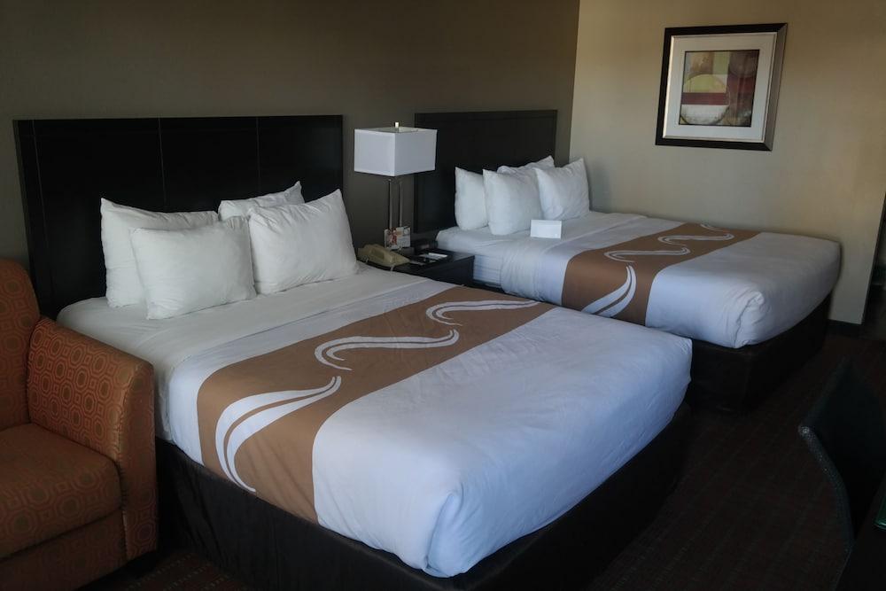 Quality Airport Hotel 3*