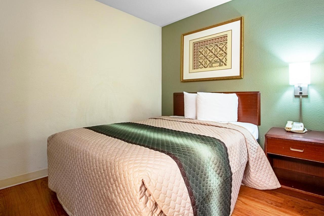 Motel Hometowne By Red Roof - Black Canyon Highway