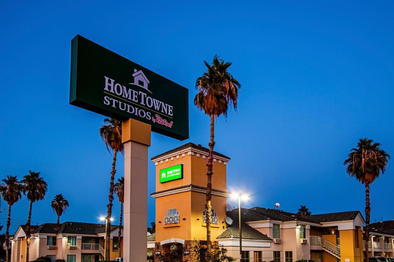 Motel Hometowne By Red Roof - Black Canyon Highway Phoenix